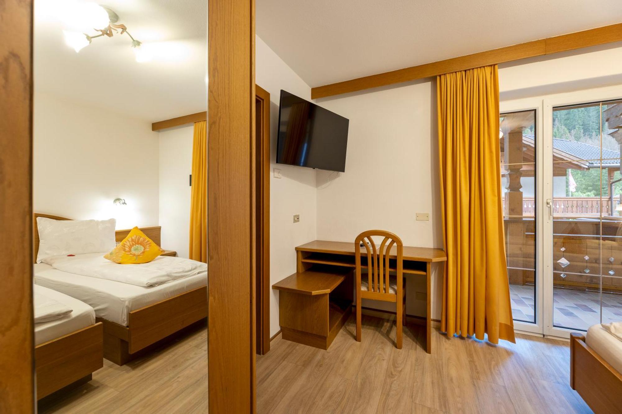 Hotel Ramon Кампителло-ди-Фасса Экстерьер фото